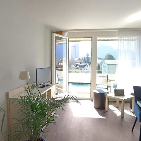 202 Goldey Apartman